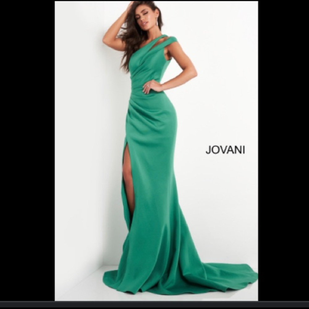 Stunning green jovani one shoulder formal dress. Worn once!